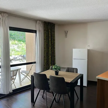 Confortable A Avec Terrasse Et Acces Piscine, Ideal Pour 4 Personnes - Fr-1-165b-56 شقة جوسيير