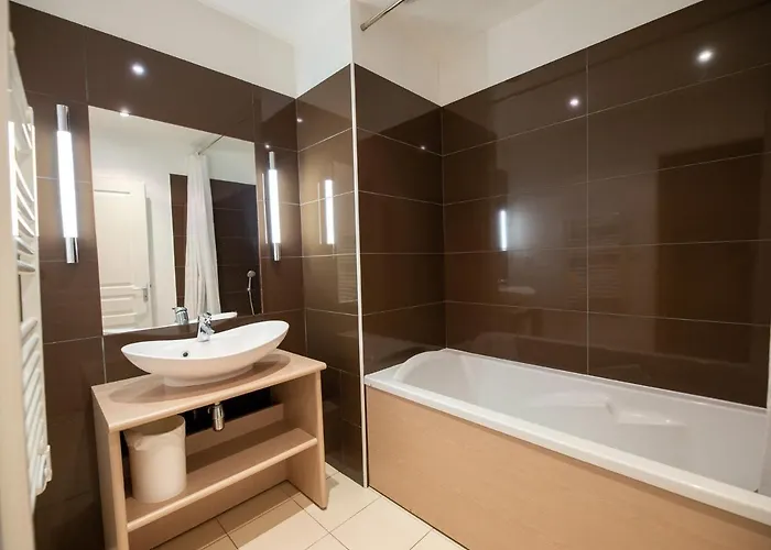 Confortable à Avec Terrasse Et Accès Piscine, Idéal Pour 4 Personnes - Fr-1-165b-56 Appartamento Jausiers